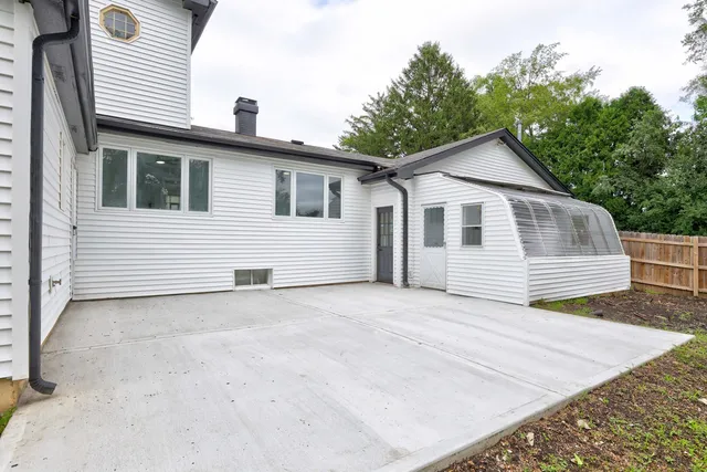 $599,000 | 7001 Meadow Lane Road, Long Grove, IL 60060