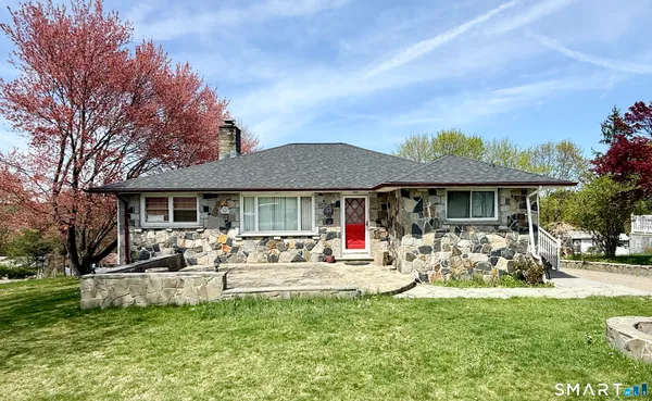 $309,000 | 1012 Bunker Hill Avenue, Waterbury, CT 06708