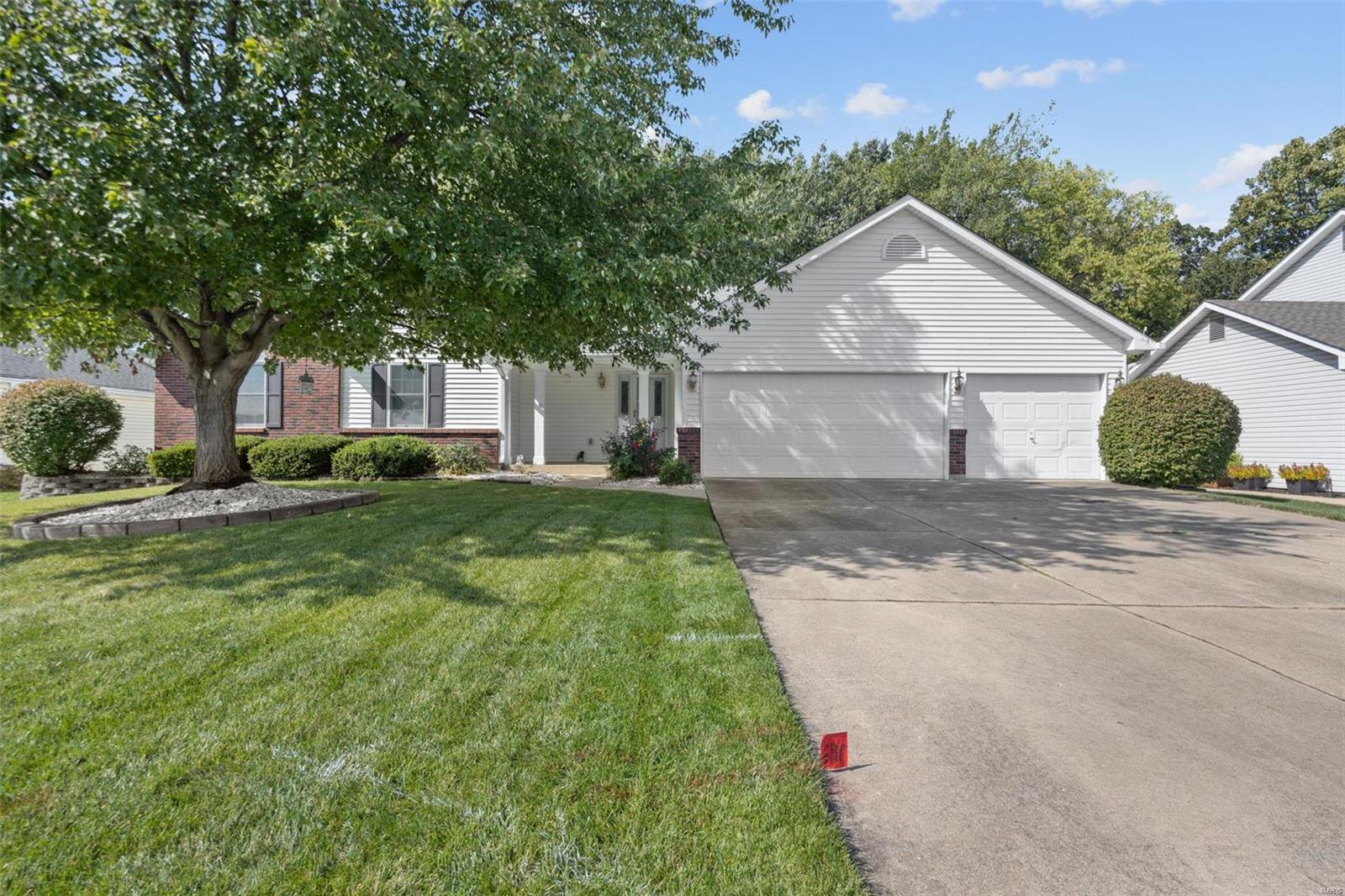 466 Winter Park Drive O'Fallon, MO 63366 - Photo 2 of 39