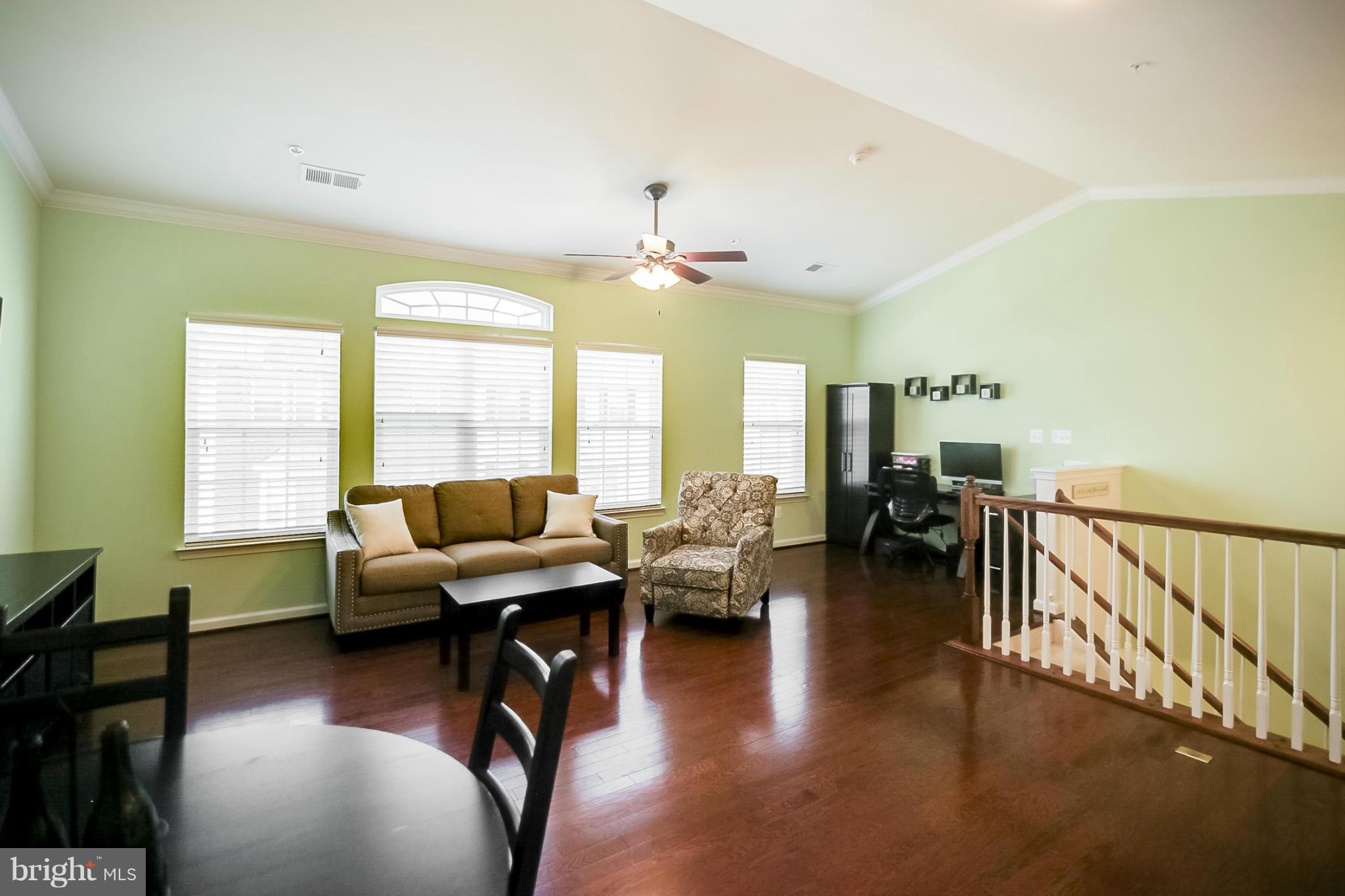24673 Footed Ridge Terrace Arcola, VA 20166 - Photo 5 of 29 Living Room