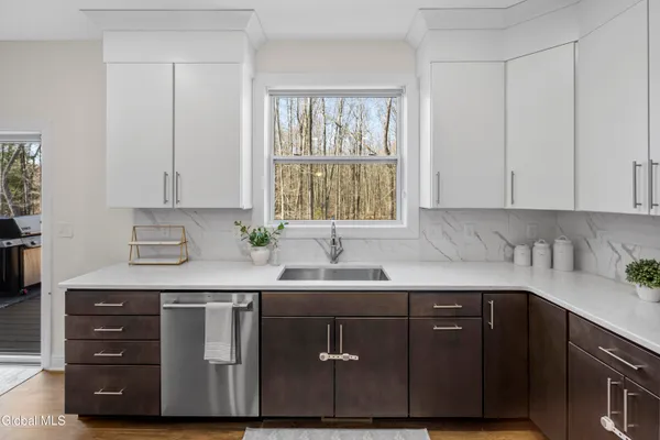 $729,900 | 10 Basswood Court, Ballston, NY 12019