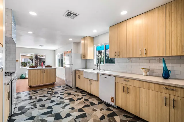 $395,000 | 117 Aliso Drive, Palm Springs, CA 92264