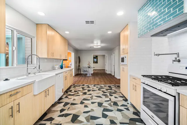 $395,000 | 117 Aliso Drive, Palm Springs, CA 92264