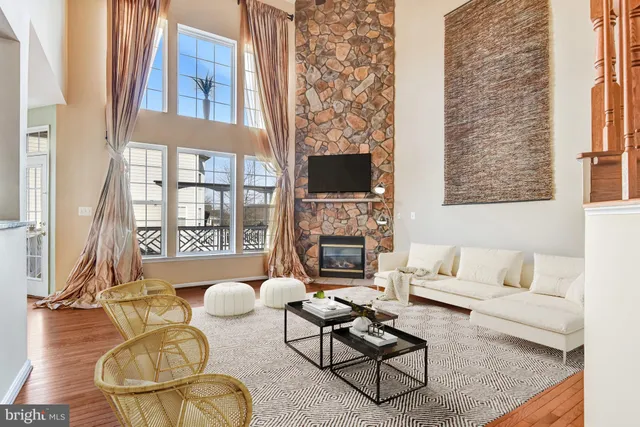 $3,950 | 14570 Collingham Place, Gainesville, VA 20155