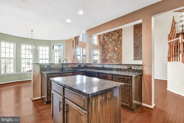 $3,950 | 14570 Collingham Place, Gainesville, VA 20155