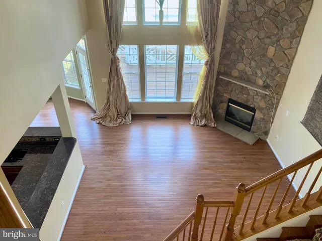 $3,950 | 14570 Collingham Place, Gainesville, VA 20155