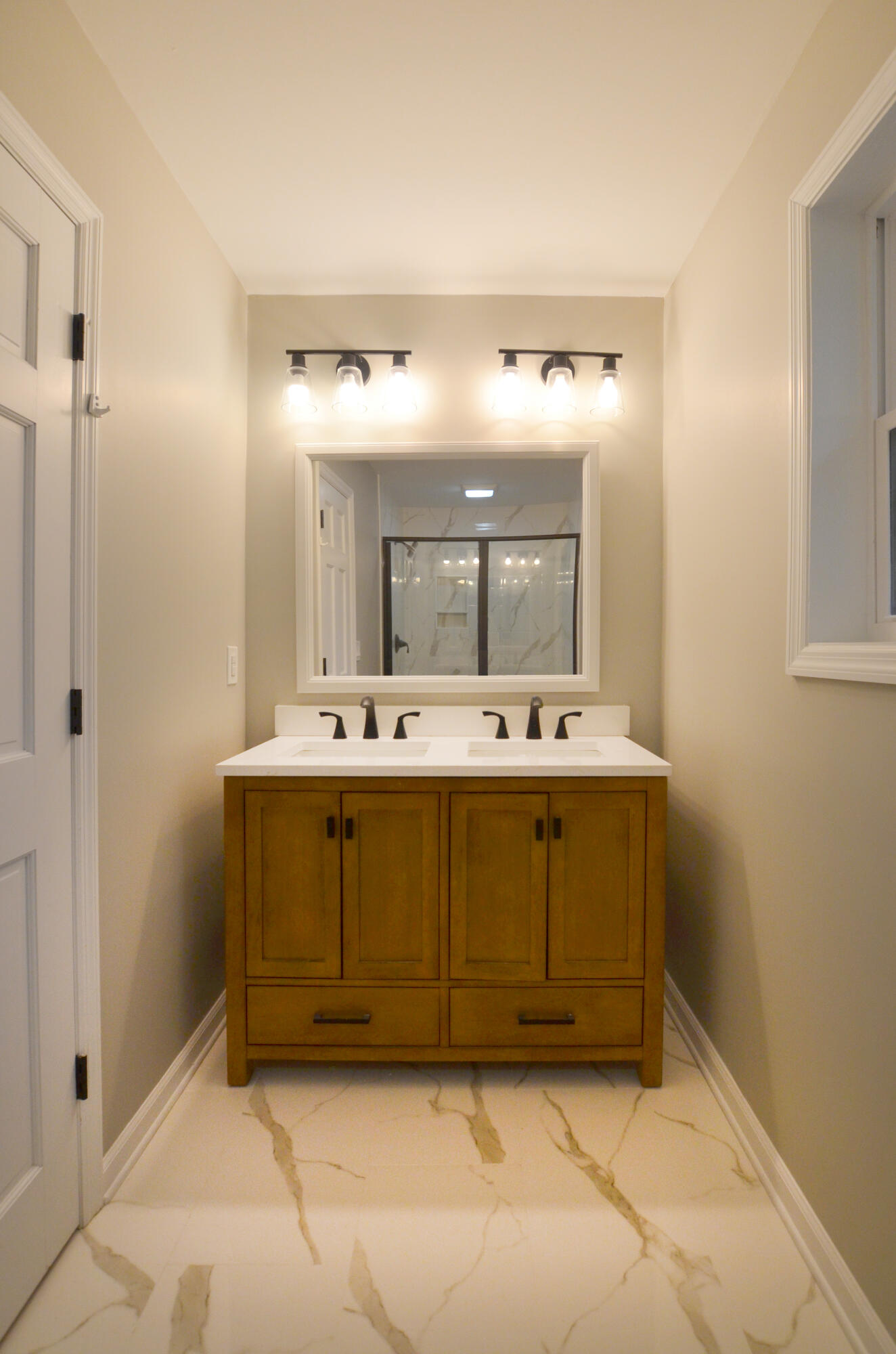 488 Society Road McClellanville, SC 29458 - Photo 21 of 36 23-Bathroom1b