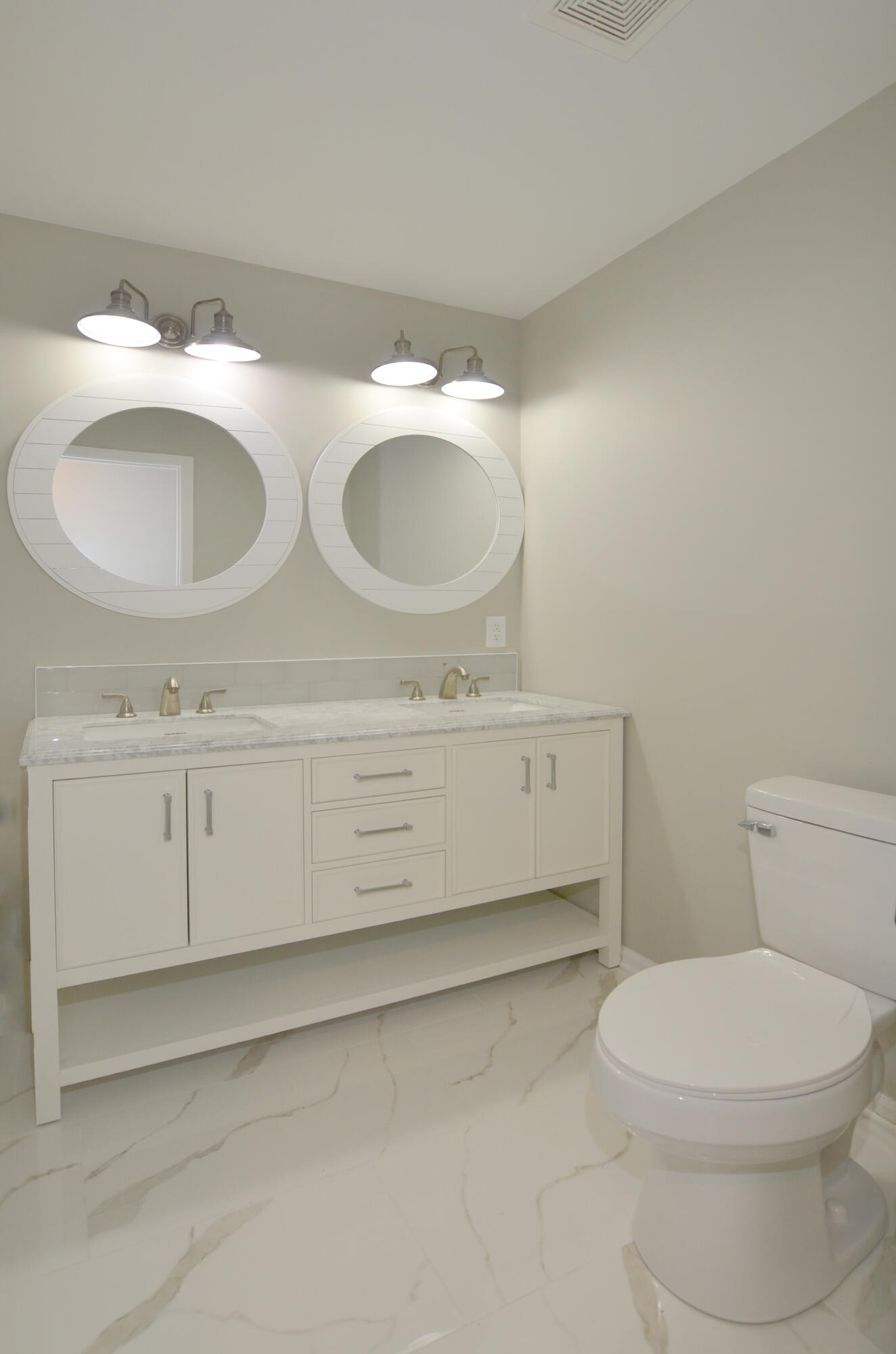 488 Society Road McClellanville, SC 29458 - Photo 25 of 36 26-Bathroom2a