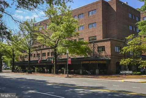 $795,000 | 6701 Washington Boulevard, Unit D, Arlington, VA 22205