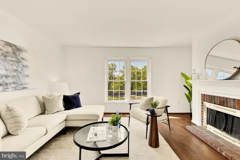 $795,000 | 6701 Washington Boulevard, Unit D, Arlington, VA 22205