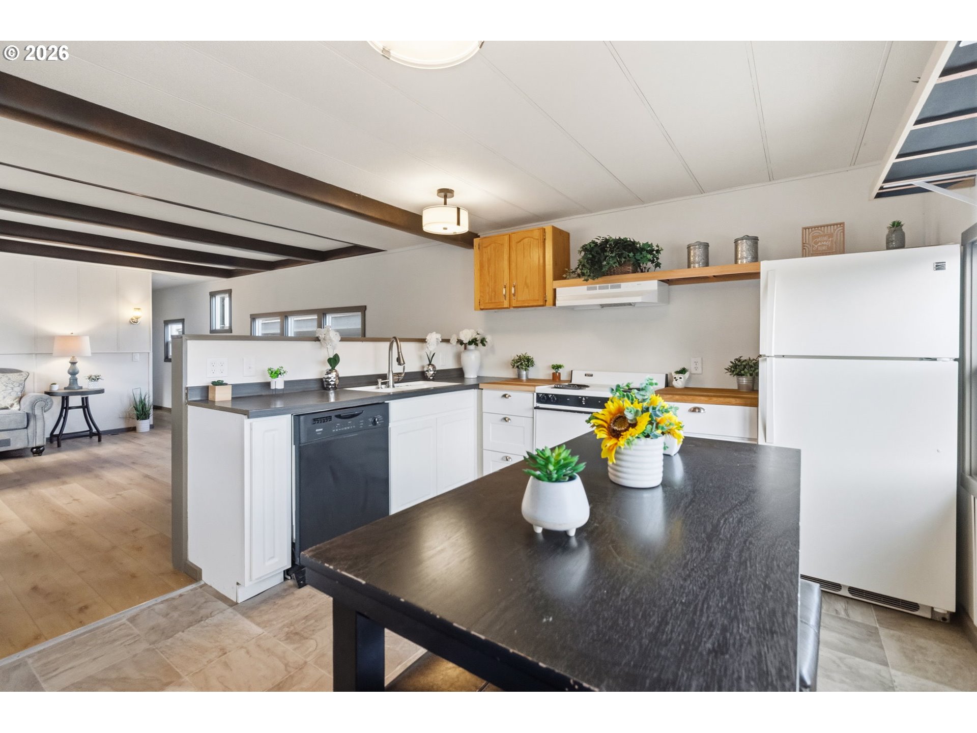 205 South 54th Street, Unit 76 Springfield, OR 97478 - Photo 3 of 41 Kitchen/Dining Room