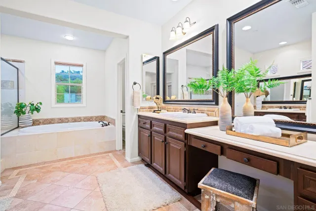 $1,300,000 | 2521 Honeybell Lane, Escondido, CA 92027