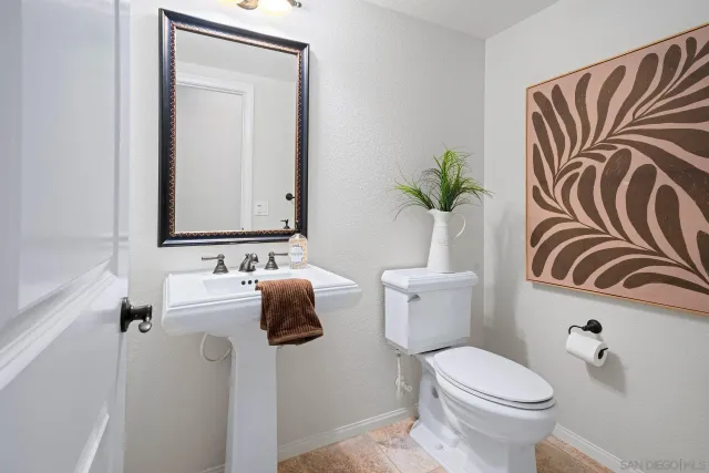 $1,300,000 | 2521 Honeybell Lane, Escondido, CA 92027