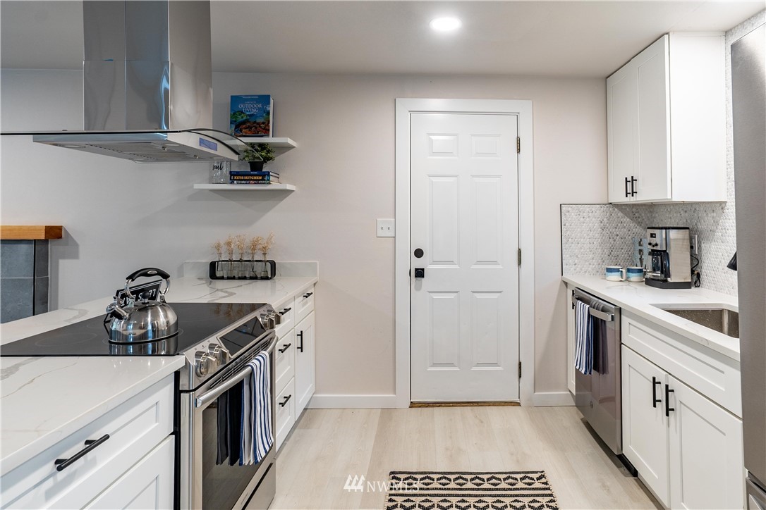 14332 165th Place Southeast Renton, WA 98059 - Photo 7 of 29