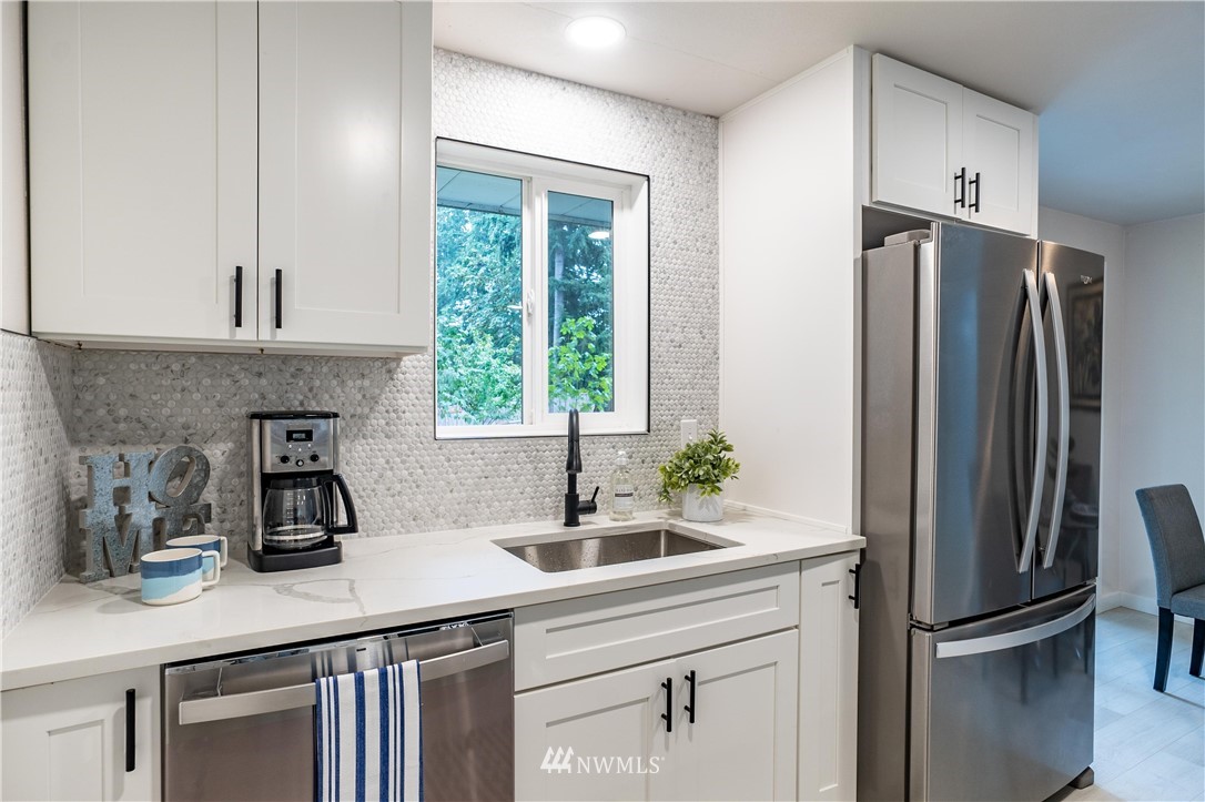 14332 165th Place Southeast Renton, WA 98059 - Photo 10 of 29