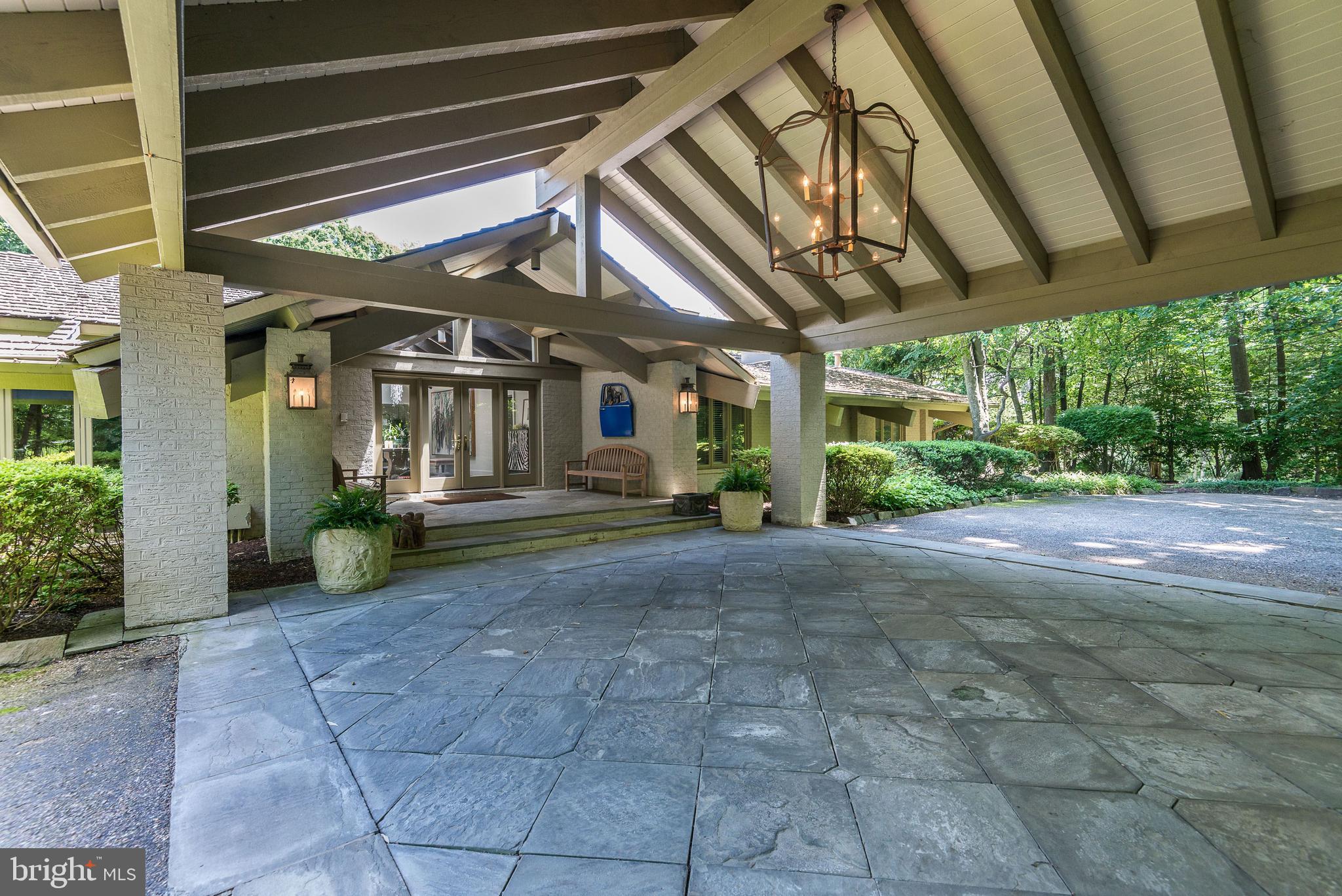 10109 Iron Gate Road Potomac, MD 20854 - Photo 5 of 42 Grand Main Entrance