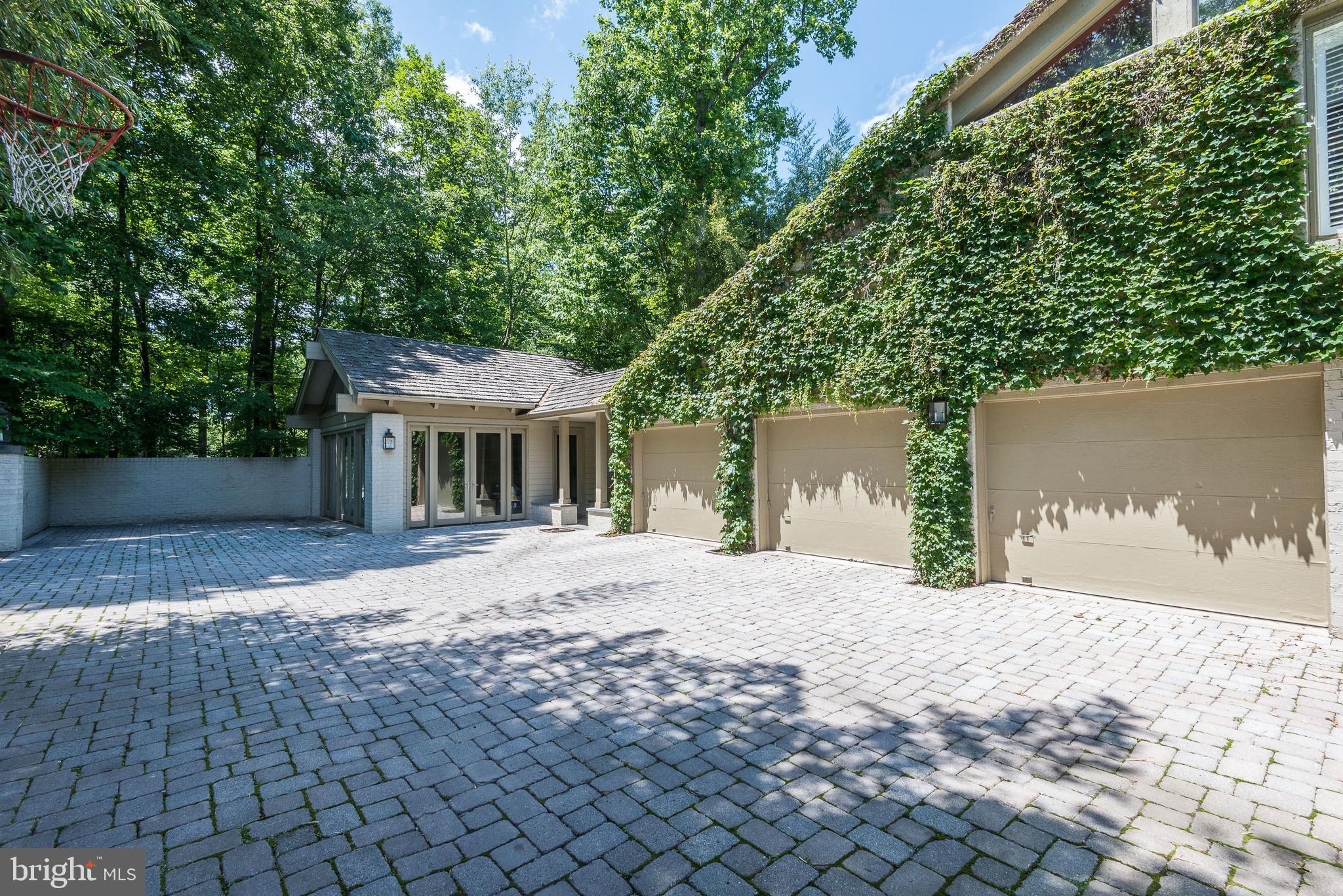 10109 Iron Gate Road Potomac, MD 20854 - Photo 42 of 42 Garage Parking for