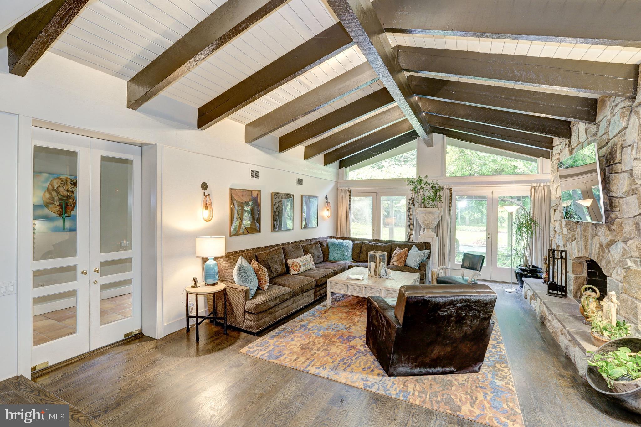 10109 Iron Gate Road Potomac, MD 20854 - Photo 10 of 42 Family Room w/Access to Patio