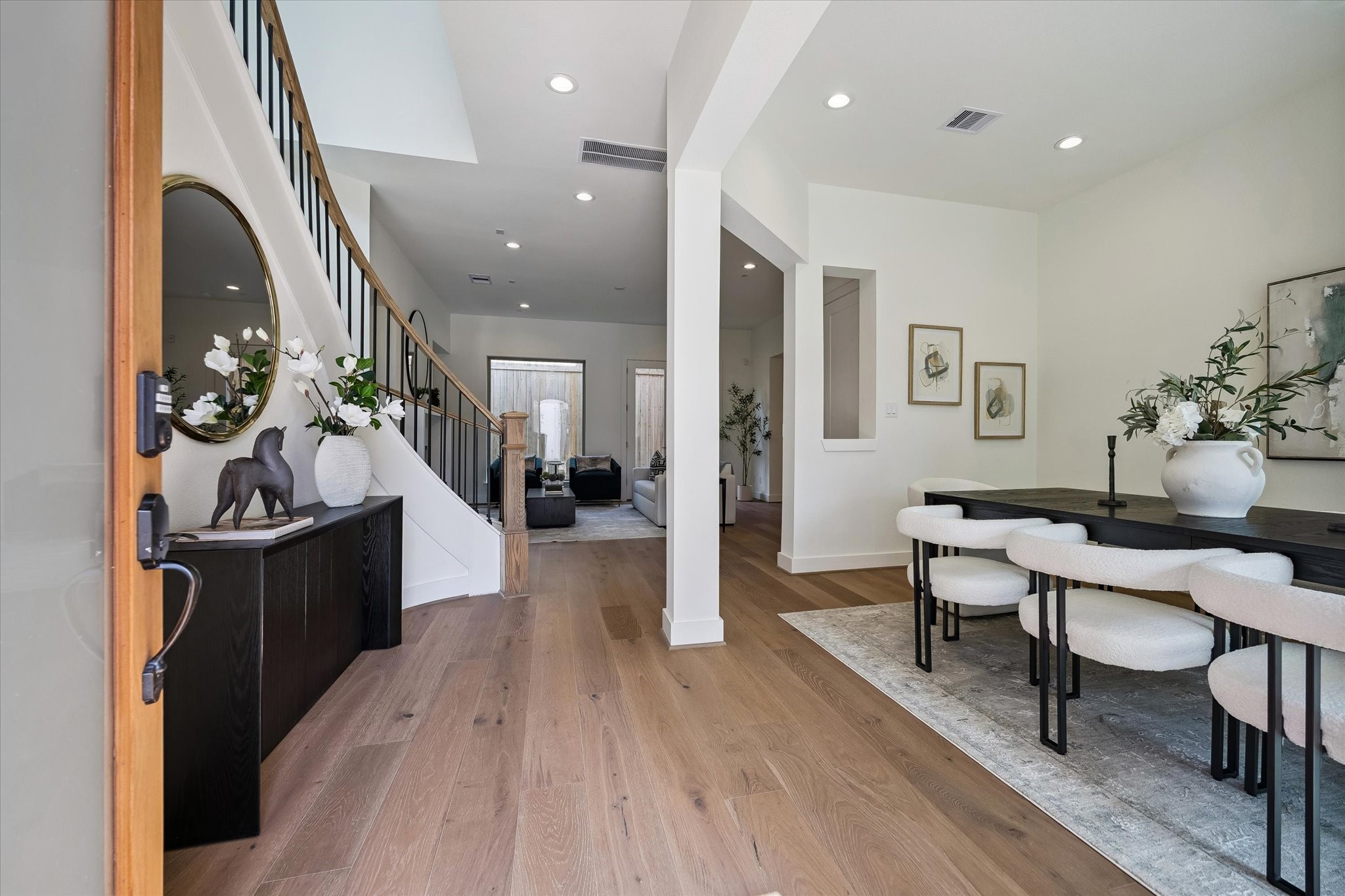 5329 Dora Street Houston, TX 77005 - Photo 3 of 43