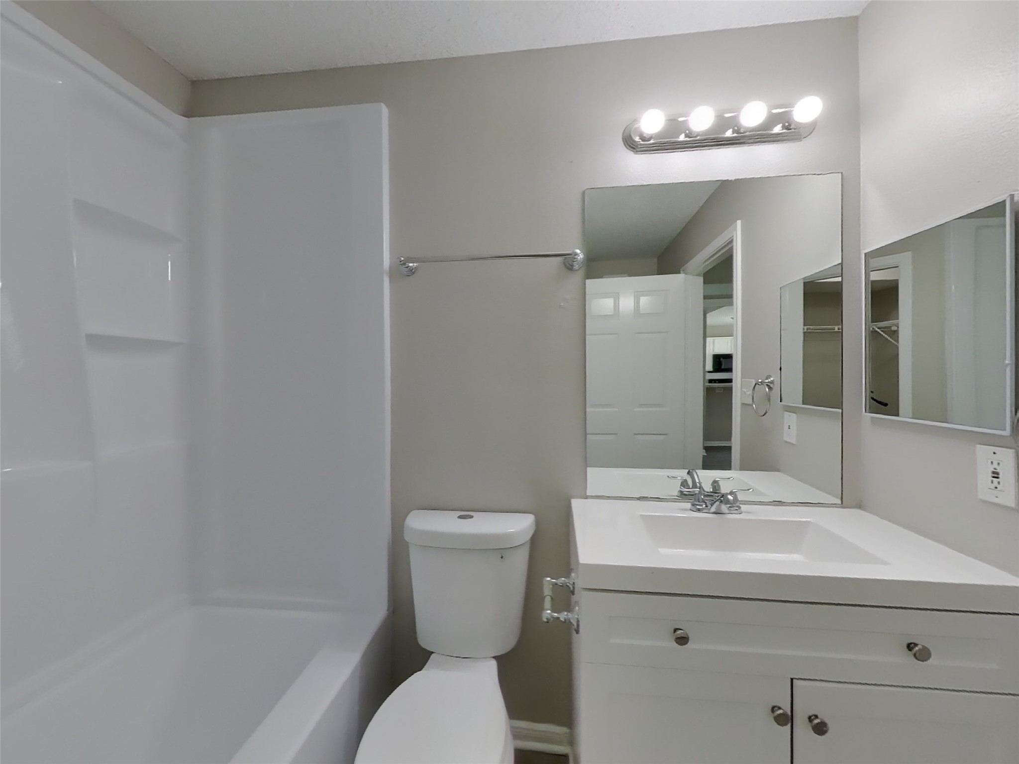 3210 Kelling Street Houston, TX 77045 - Photo 8 of 16 a bathroom with a sink toilet and shower