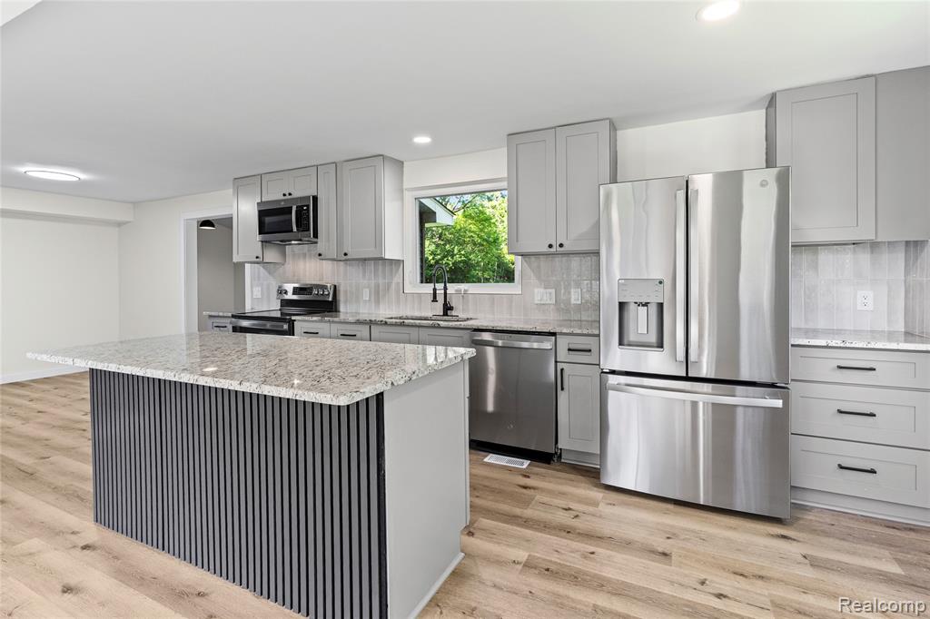 1460 West Silverbell Road Lake Orion, MI 48359 - Photo 27 of 69