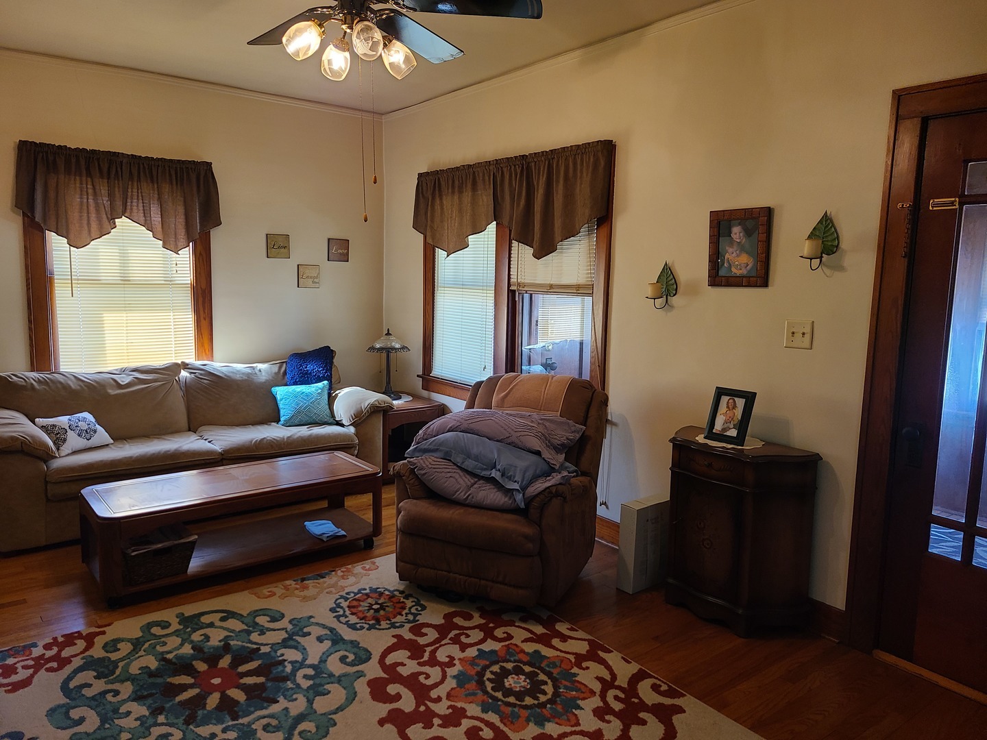3117 Chicago Road Steger, IL 60475 - Photo 10 of 28 a living room with furniture and a window