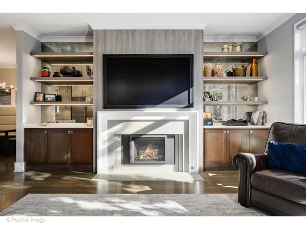 $3,200,000 | 2107 West Bradley Place, Chicago, IL 60618