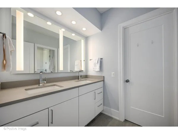 $3,200,000 | 2107 West Bradley Place, Chicago, IL 60618