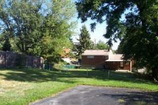 622 Brightberry Road Monroeville, PA 15146 - Photo 7 of 8 Yard/Garden.