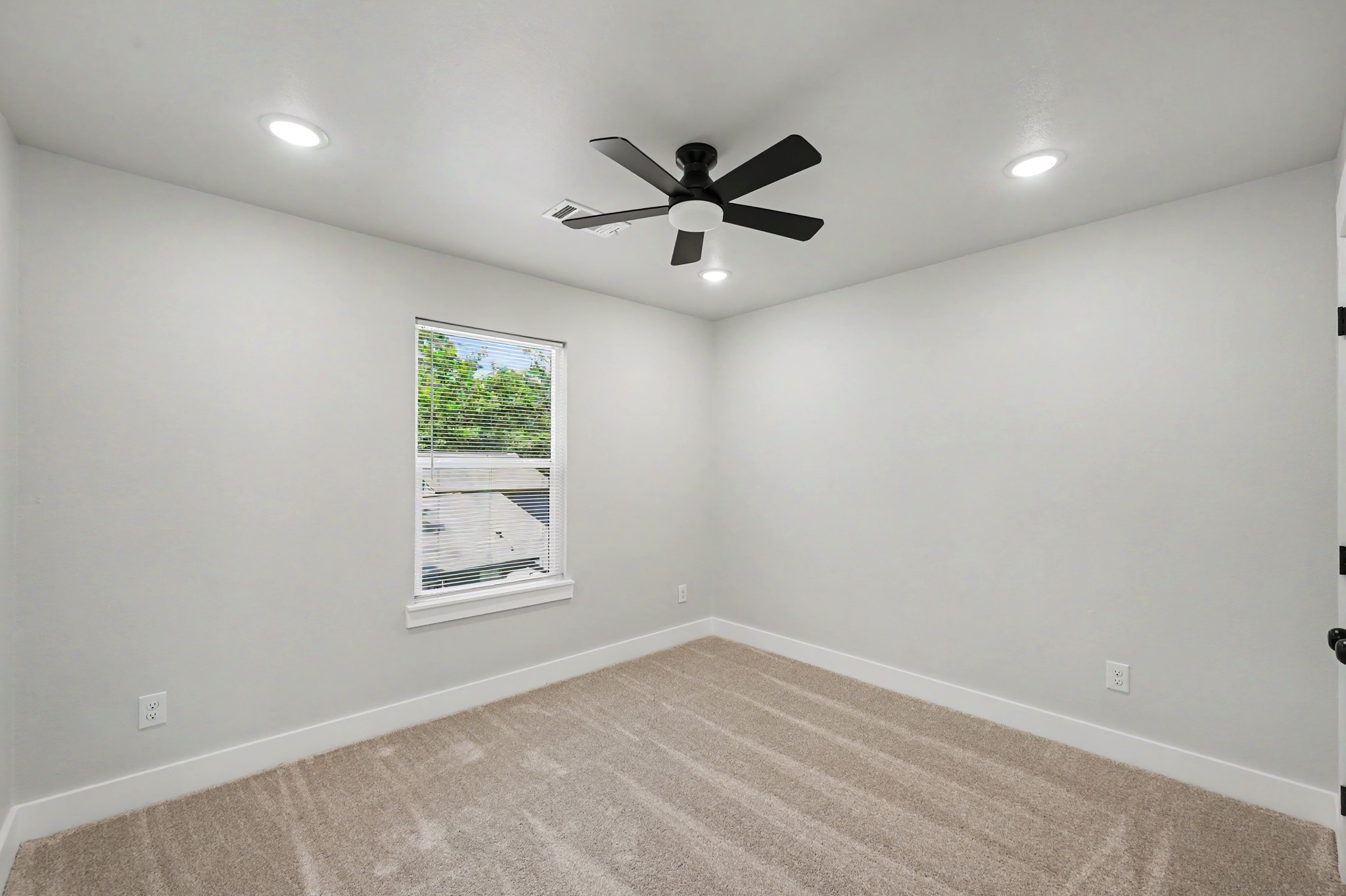 116 Sun City Lane Conroe, TX 77304 - Photo 30 of 39