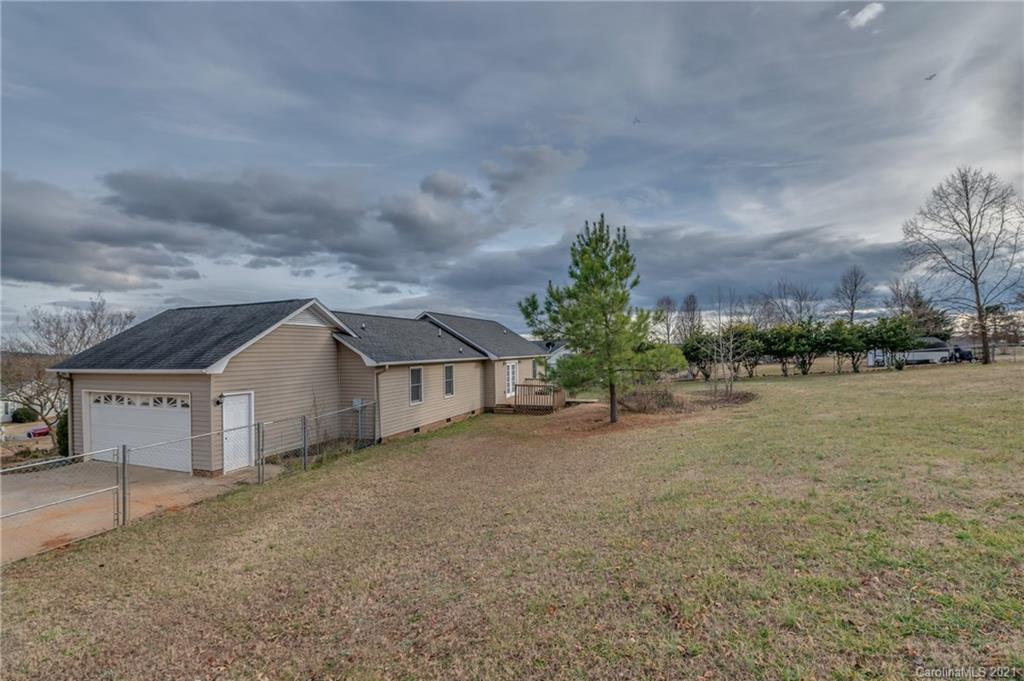 215 Orchard Grove Road, Unit 22 Campobello, SC 29322 - Photo 33 of 35 front view of a house with a yard