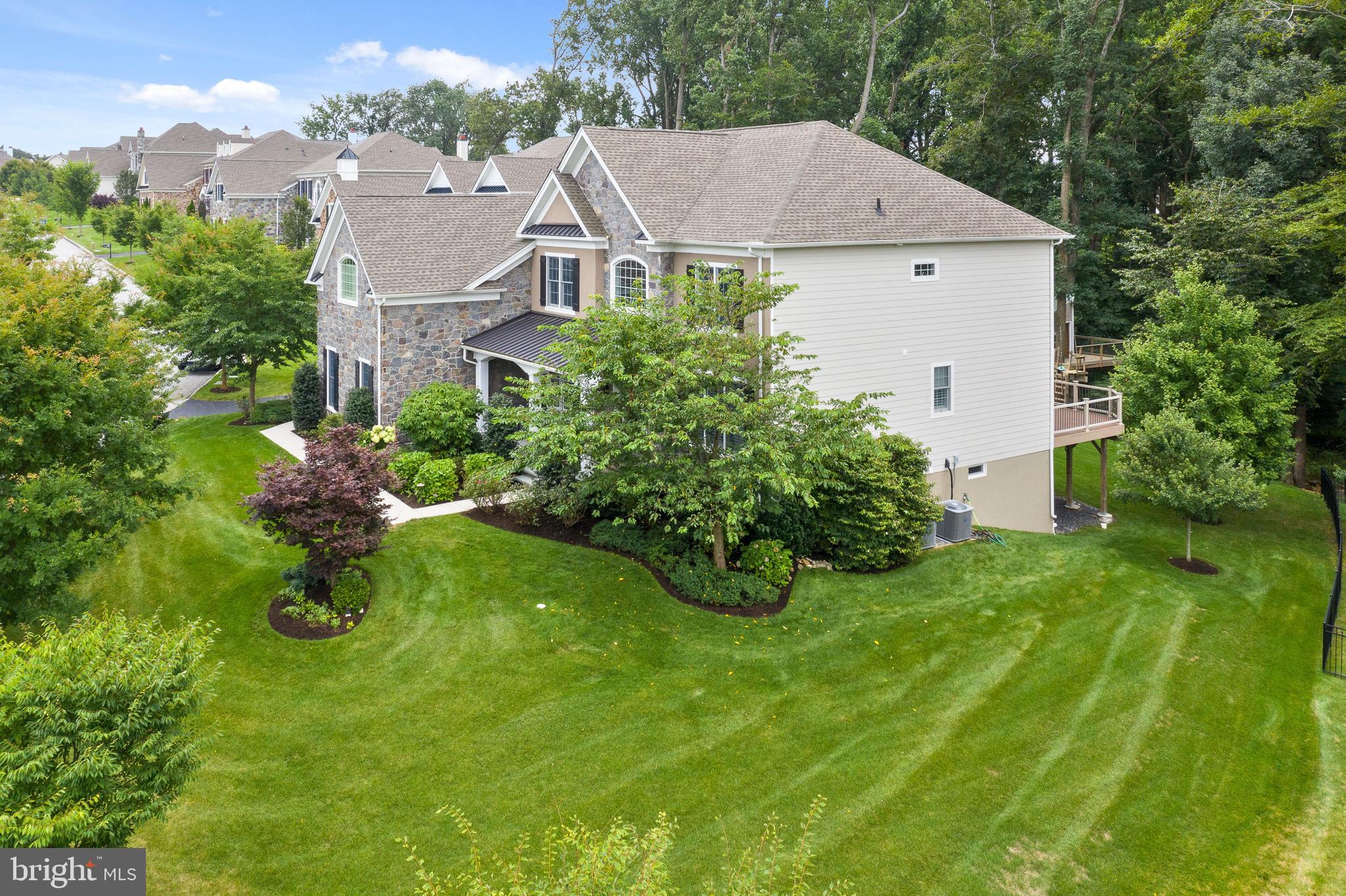 3912 Lewis Run Road Newtown Square, PA 19073 - Photo 33 of 52 Large side yard