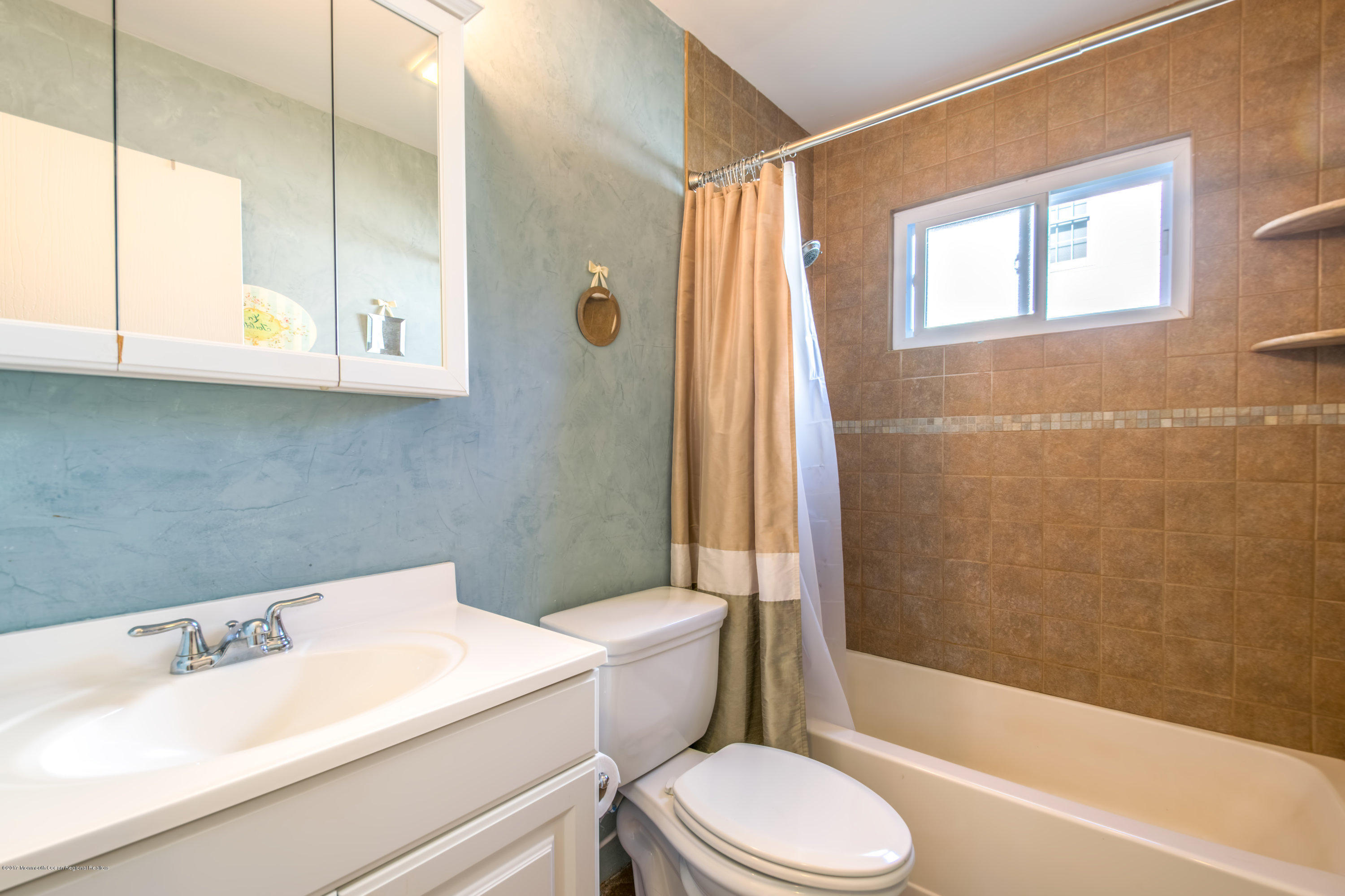 121 Bowsprit Road Manahawkin, NJ 08050 - Photo 14 of 29 _8