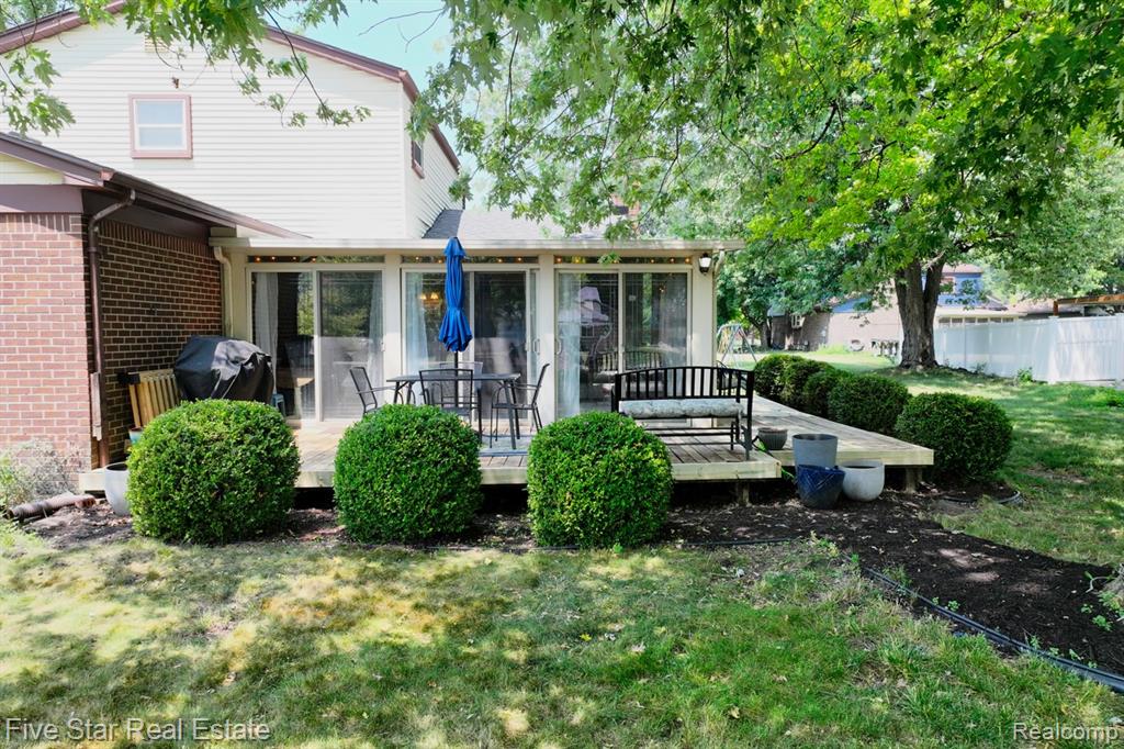 21953 Hall Road Trenton, MI 48183 - Photo 45 of 48 Gallery Image 45