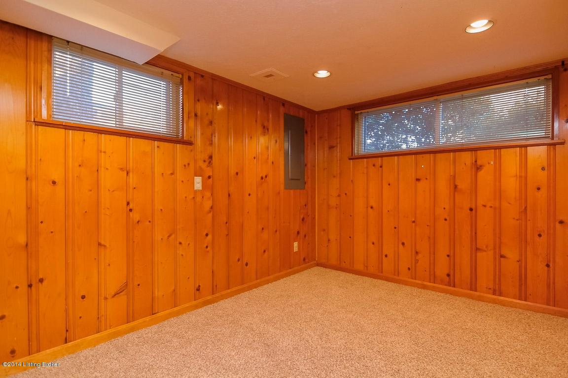 4218 Dolphin Road Louisville, KY 40220 - Photo 36 of 49 0033