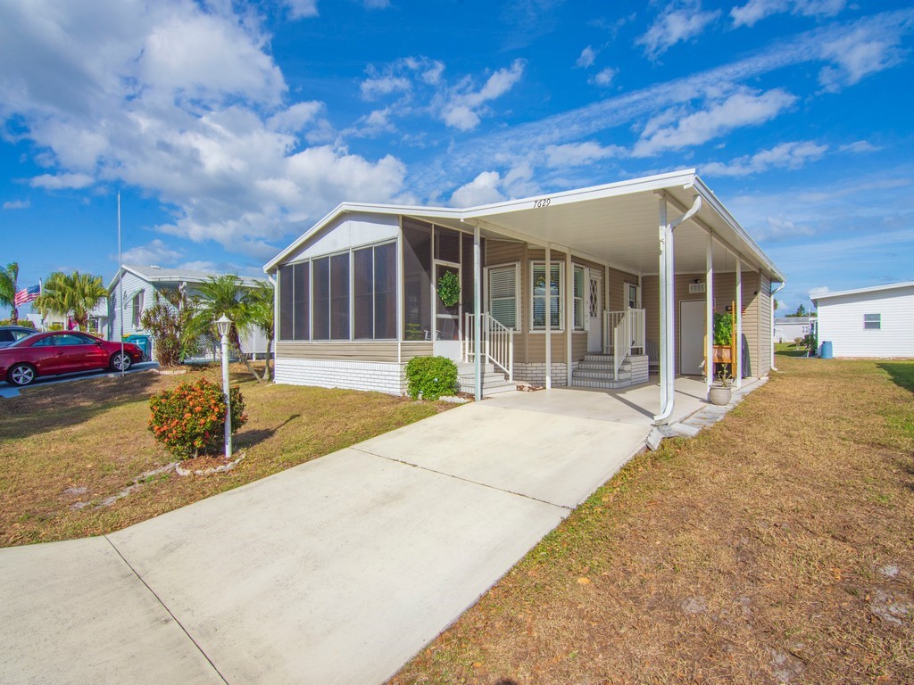 7629 Chasta Road Micco, FL 32976 - Photo 5 of 31