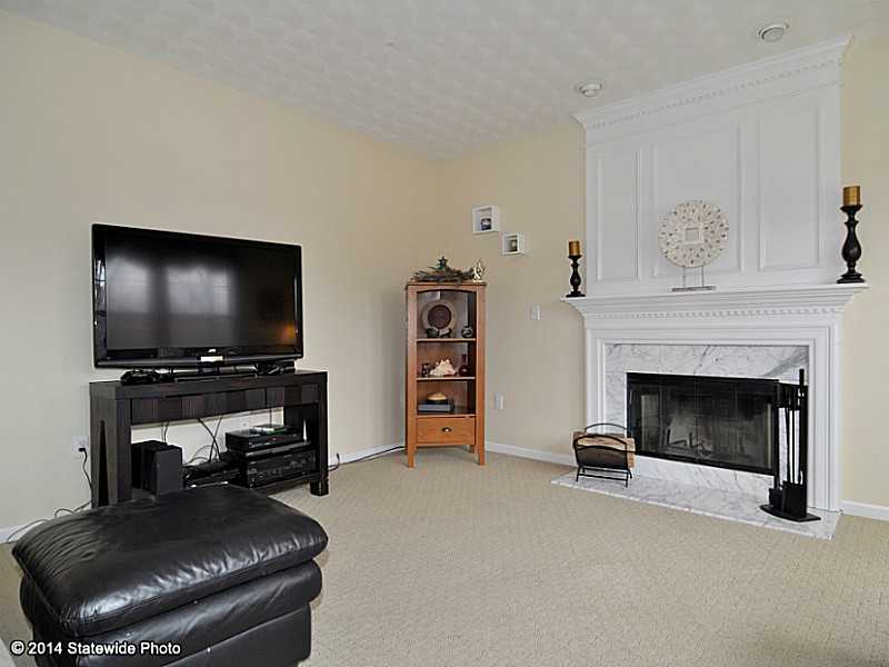 27 Castle Rocks Road Warwick, RI 02886 - Photo 3 of 25 Den/Family/Great Room.