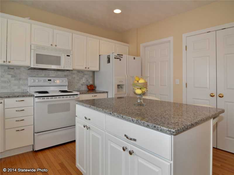 27 Castle Rocks Road Warwick, RI 02886 - Photo 6 of 25 Kitchen.