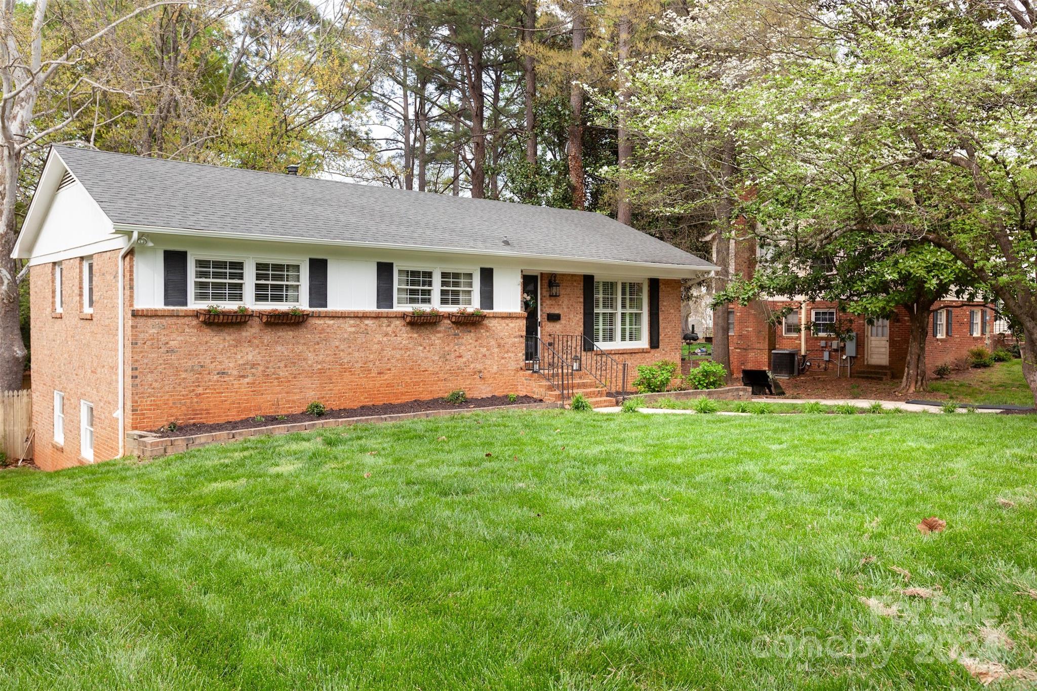3623 Sulkirk Road Charlotte, NC 28210 - Photo 3 of 40 Gallery Image 3