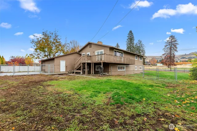 $543,900 | 3010 Northwest Cascade Avenue, East Wenatchee, WA 98802