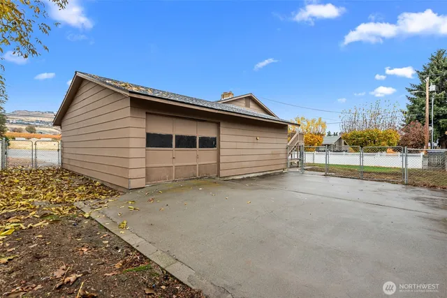 $543,900 | 3010 Northwest Cascade Avenue, East Wenatchee, WA 98802
