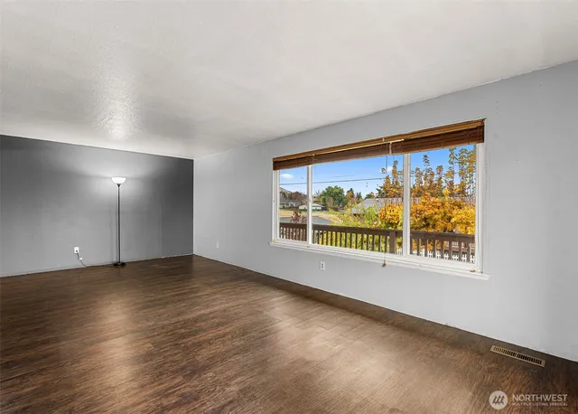 $543,900 | 3010 Northwest Cascade Avenue, East Wenatchee, WA 98802