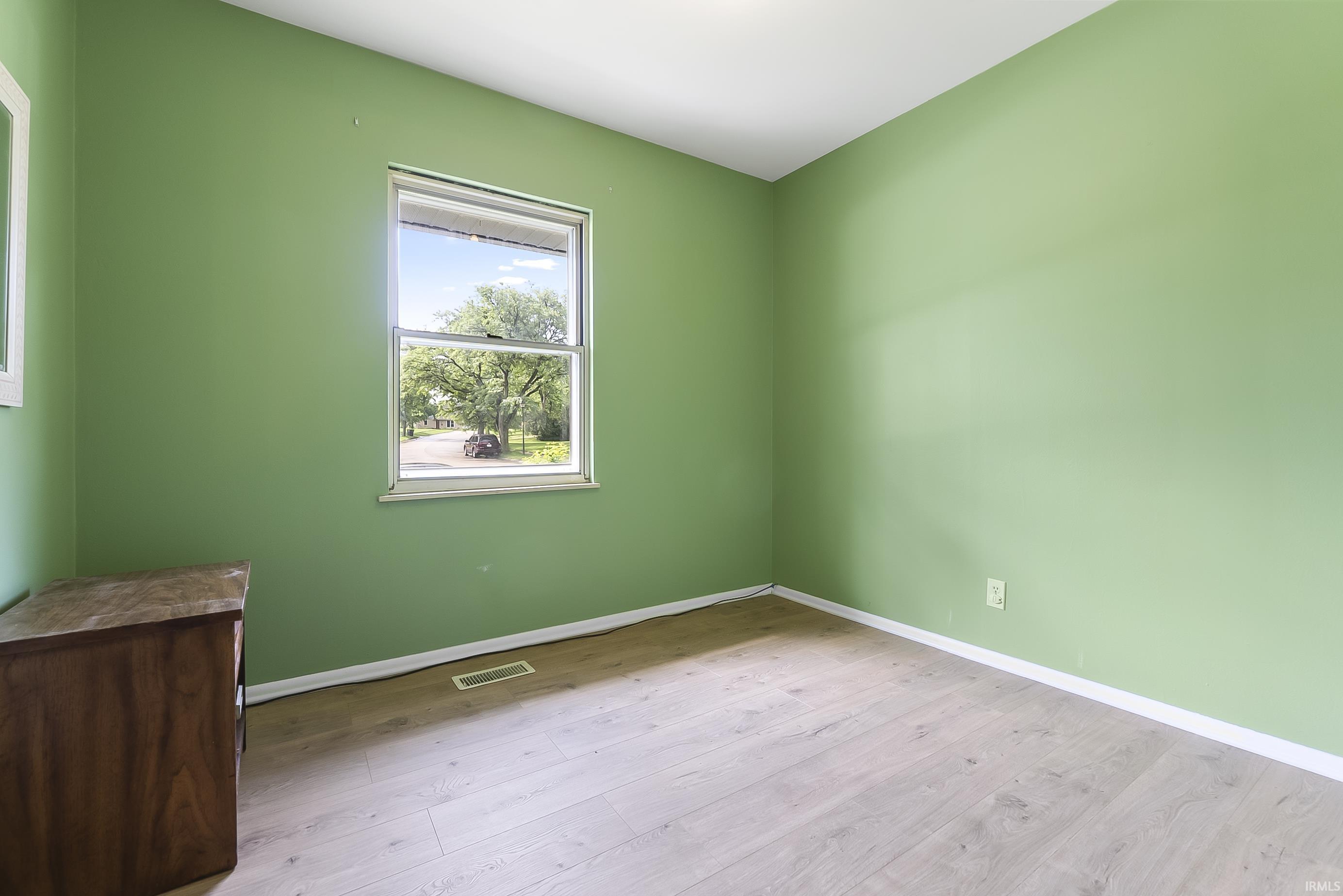 1405 Tulip Tree Road Fort Wayne, IN 46825 - Photo 12 of 24 Gallery Image 12