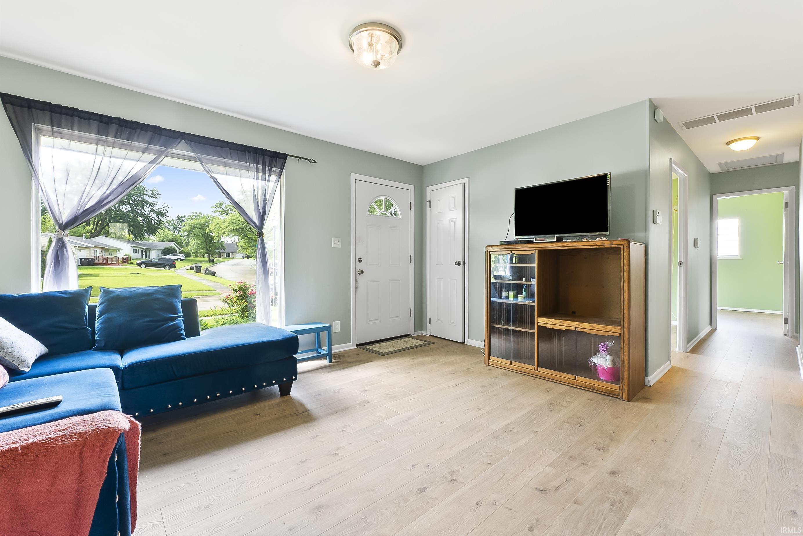 1405 Tulip Tree Road Fort Wayne, IN 46825 - Photo 6 of 24 Gallery Image 6