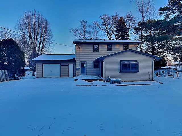 $2,245 | 3405 Ensign Avenue North, New Hope, MN 55427