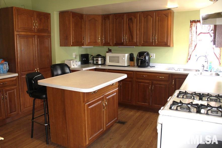 802 East 2nd Street Kewanee, IL 61443 - Photo 16 of 49