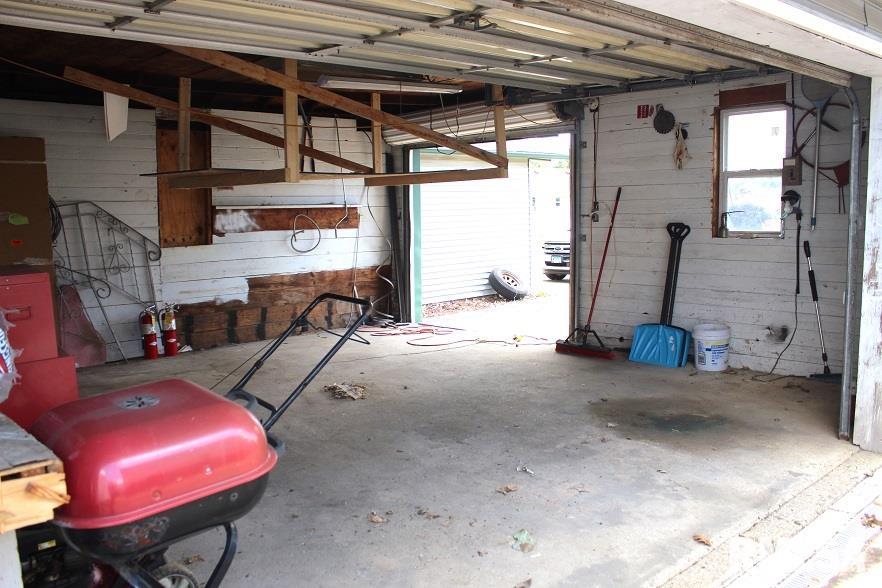 802 East 2nd Street Kewanee, IL 61443 - Photo 8 of 49