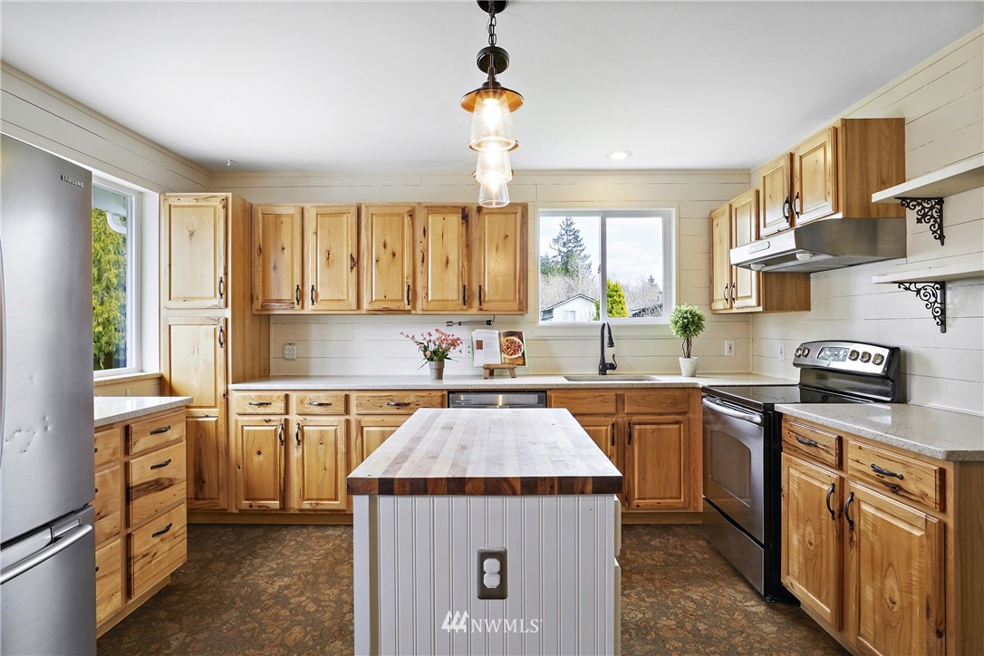 51 Northeast Laurel Road Belfair, WA 98528 - Photo 1 of 23 Gallery Image 1