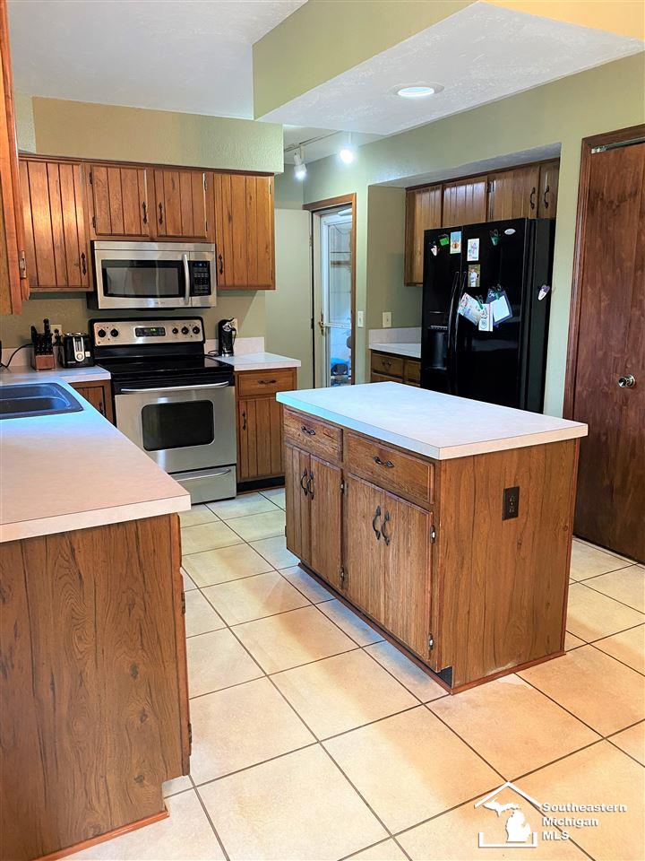 4235 Clegg Road Lambertville, MI 48144 - Photo 6 of 30 50020004-5.JPG