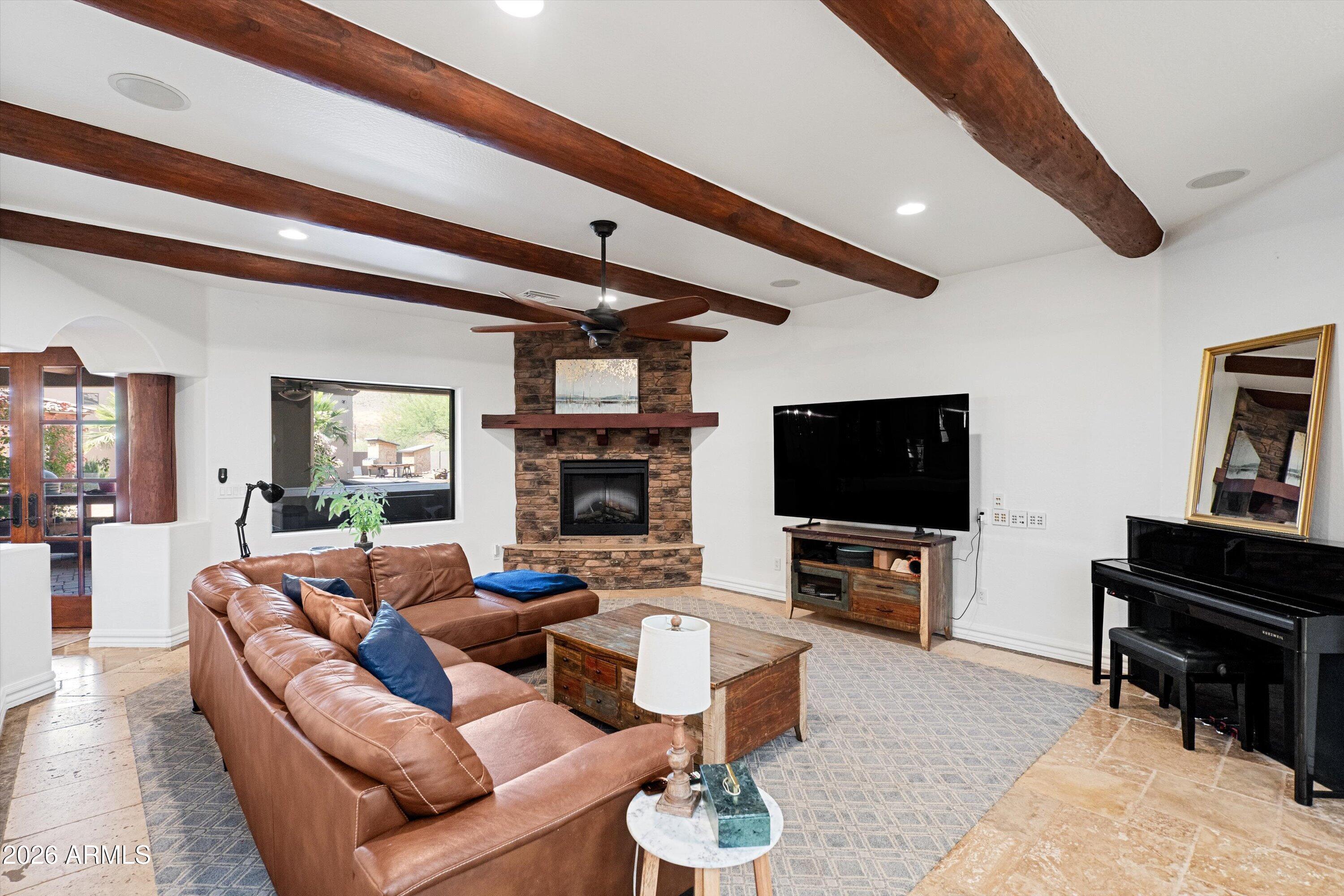 1823 West Maddock Road Phoenix, AZ 85086 - Photo 23 of 121 023-Family Room
